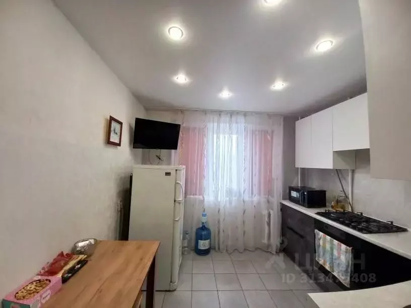 4-к кв. Псковская область, Псков ул. Ижорского Батальона, 8 (77.5 м) - Фото 1