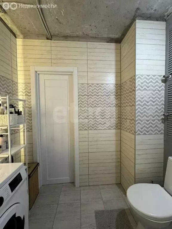 2-комнатная квартира: Тюмень, улица Пермякова, 79 (57 м) - Фото 1