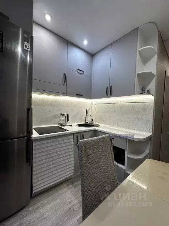 2-к кв. Алтайский край, Барнаул ул. Антона Петрова, 156 (47.7 м) - Фото 1