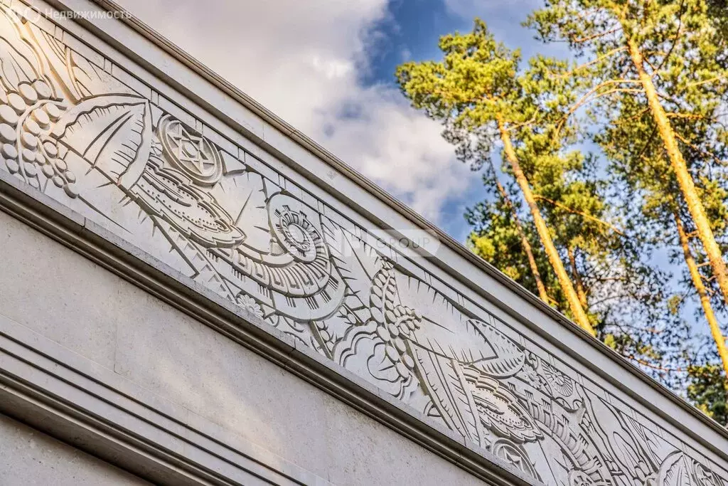 Дом в деревня Барвиха, территория ТСЖ дачный посёлок Барвиха (3748 м) - Фото 1