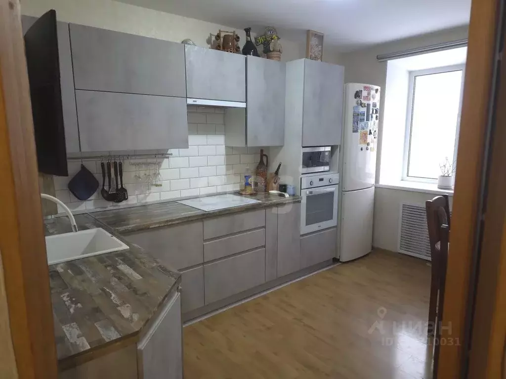 3-к кв. Вологодская область, Череповец просп. Победы, 183 (90.2 м) - Фото 2