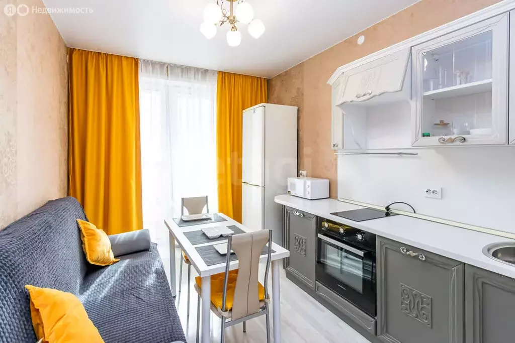 1-комнатная квартира: Тюмень, улица Фармана Салманова, 8 (35.8 м) - Фото 1