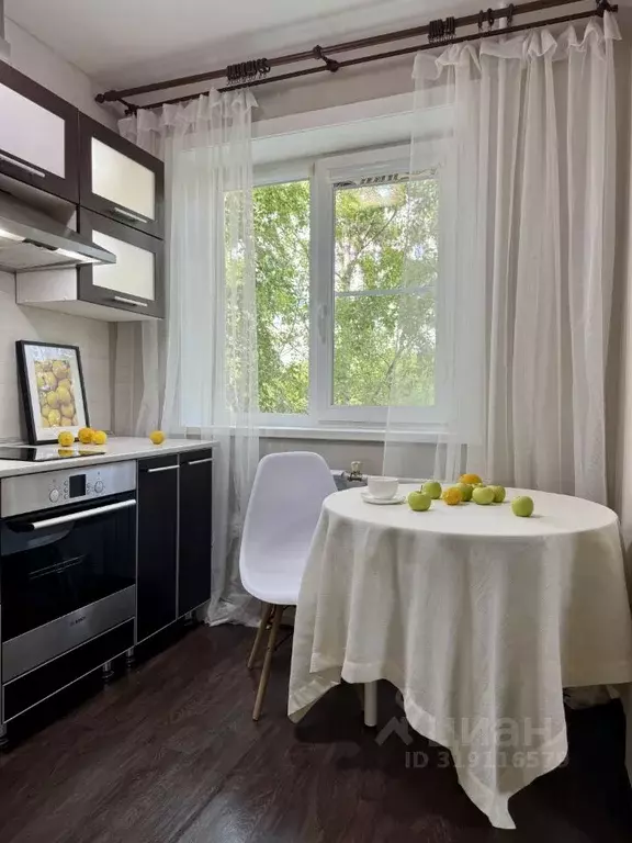 2-к кв. Иркутская область, Иркутск Байкальская ул., 228 (46.7 м) - Фото 0