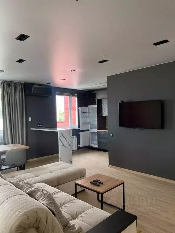 2-к кв. Приморский край, Владивосток ул. Жигура, 12А (70.0 м) - Фото 1