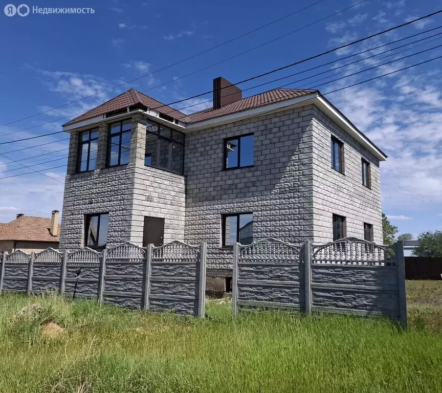 Дом в Волгоград, микрорайон Солнечный, Жемчужная улица (305.6 м) - Фото 0