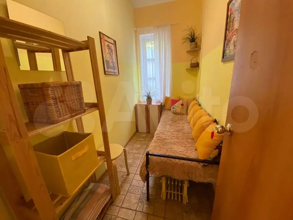 Комната 13 м в 3-к., 1/3 эт. - Фото 0