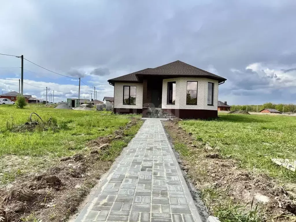 Дом в Белгородская область, Строитель Яковлевский городской округ, ... - Фото 1