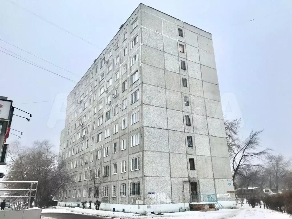 2-к кв. Омская область, Омск просп. Космический, 105 (40.0 м) - Фото 0