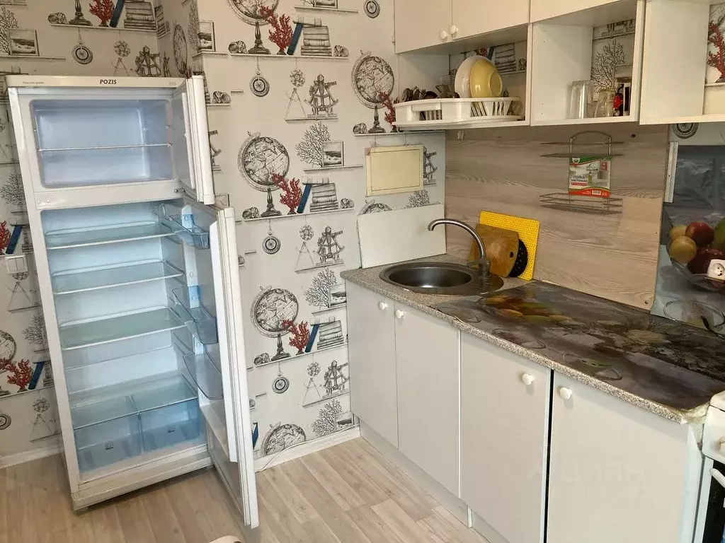 1-к кв. Тюменская область, Тюмень ул. Парада Победы, 7 (33.0 м) - Фото 0