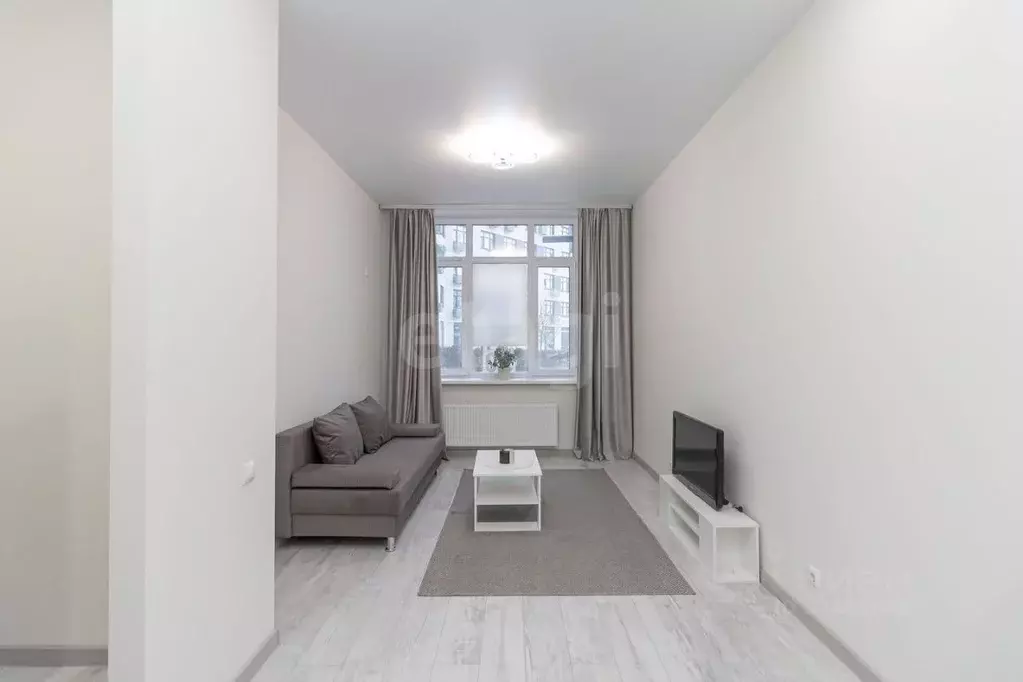 Студия Тюменская область, Тюмень ул. Первооткрывателей, 10 (25.6 м) - Фото 1