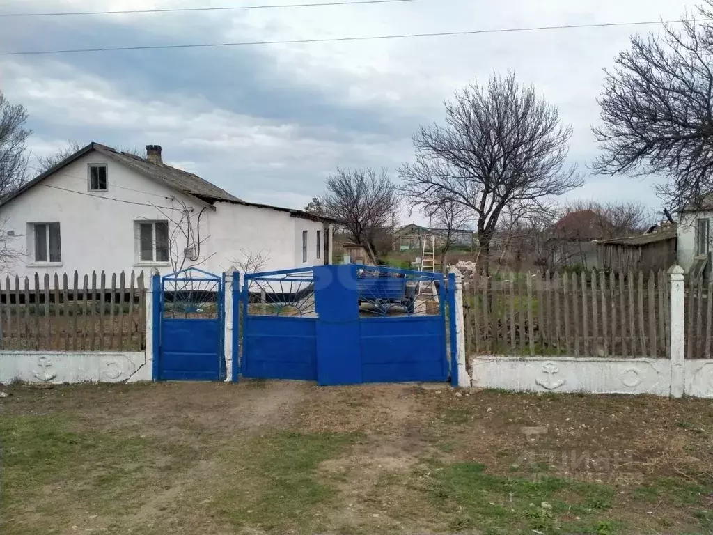 Дом в Крым, Советский район, Чапаевское с/пос, с. Николаевка ул. ... - Фото 1