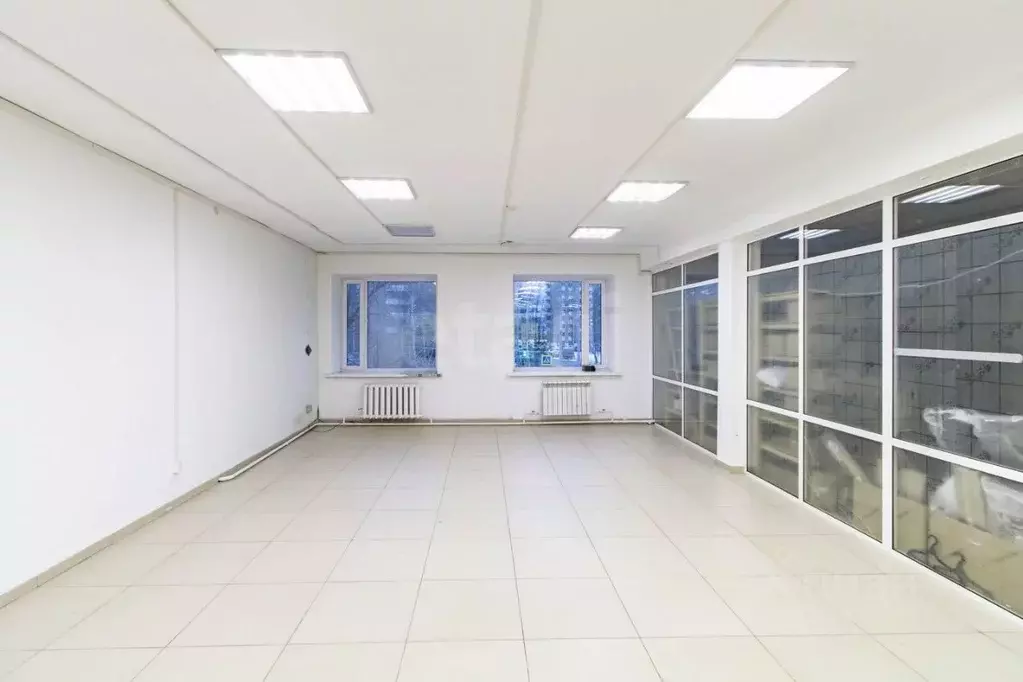 Офис в Тюменская область, Тюмень ул. Республики, 215А (50 м) - Фото 1