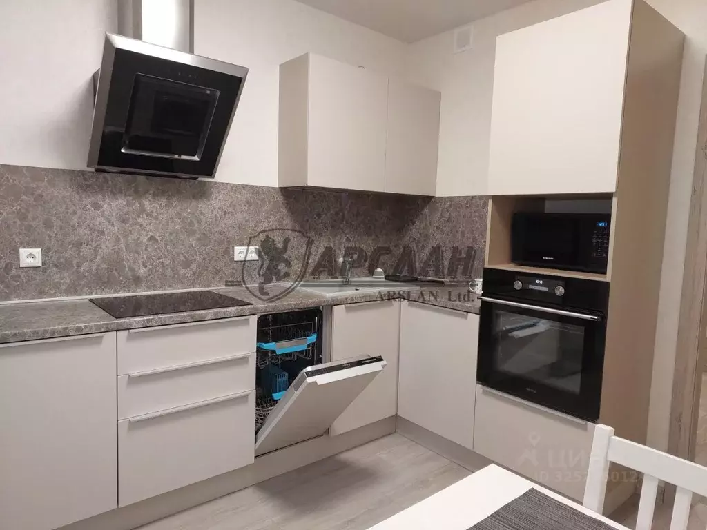 1-к кв. Татарстан, Казань ул. Аметьевская магистраль, 18к2 (42.3 м) - Фото 1