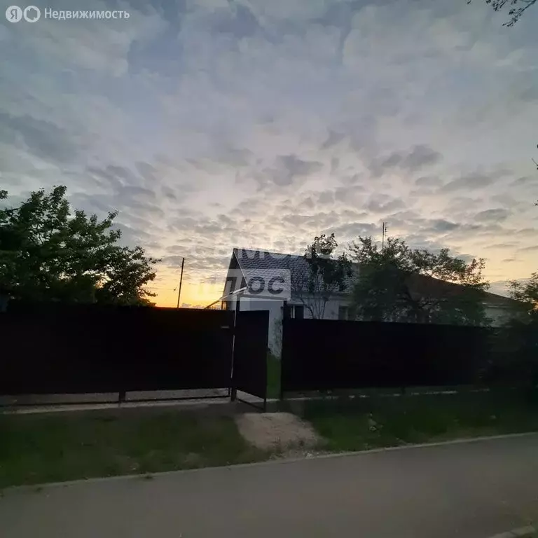 Дом в посёлок городского типа Черноморский, Юбилейная улица, 105 (64 ... - Фото 1