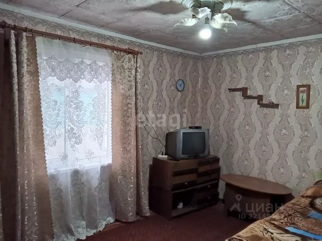 3-к кв. Псковская область, Остров ул. Матвея Егорова, 5 (37.2 м) - Фото 1