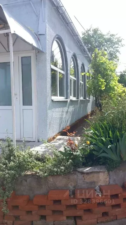 Дом в Краснодарский край, Крымский район, Варениковское с/пос, с. ... - Фото 1