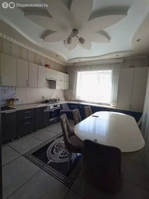 Дом в станица Подгорная, улица Ленина (240 м) - Фото 1
