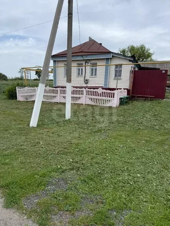 Дом в Белгородская область, Чернянский район, Ездоченское с/пос, с. ... - Фото 1