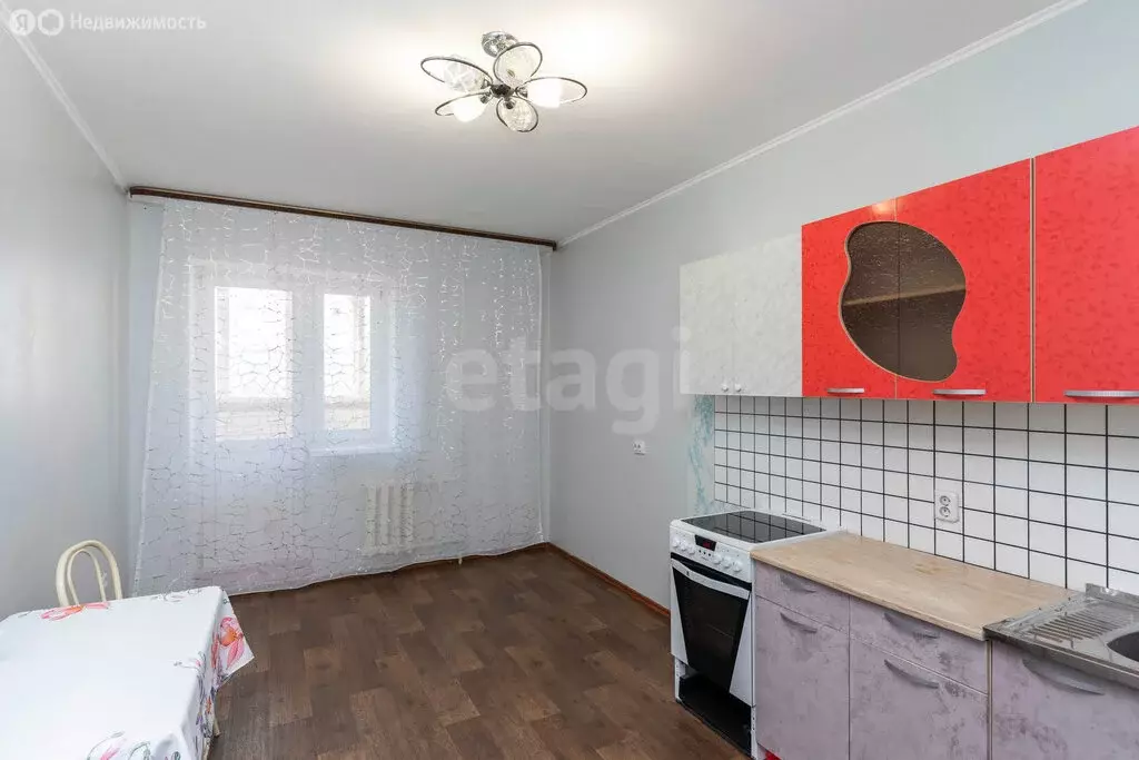 1-комнатная квартира: Тюмень, улица Прокопия Артамонова, 8 (40.7 м) - Фото 2