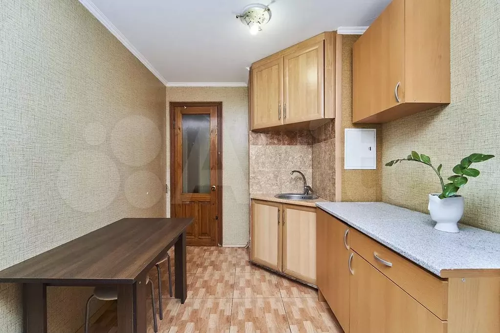 1-к. квартира, 50 м, 1/10 эт. - Фото 1