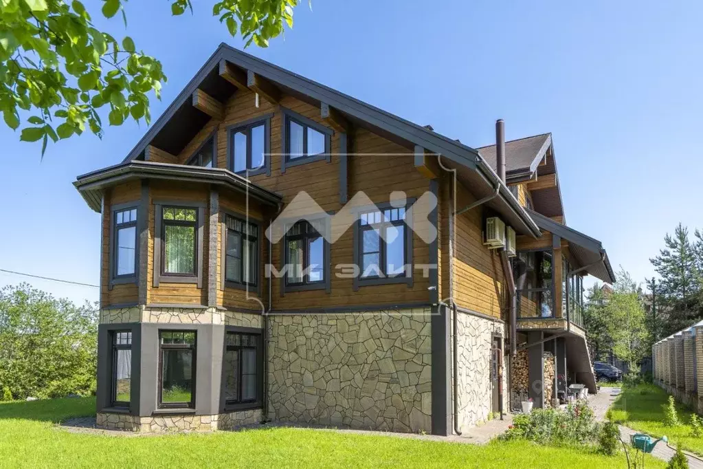 Дом в Ленинградская область, Шлиссельбург Кировский район, ул. ... - Фото 1