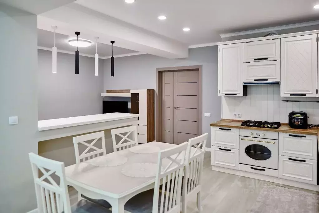 2-к кв. Ставропольский край, Ессентуки Пятигорская ул., 9 (67.0 м) - Фото 0