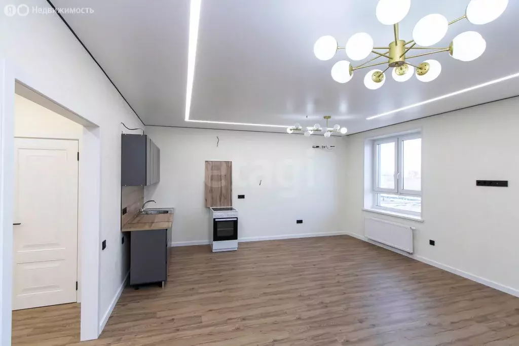 3-комнатная квартира: Тюмень, улица Республики, 204к3 (93.4 м) - Фото 2