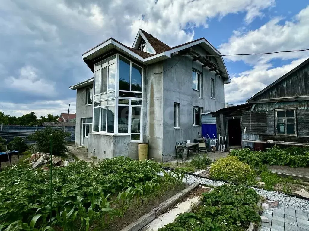 Дом в Приморский край, Владивосток Черноморская ул., 24 (219 м) - Фото 0