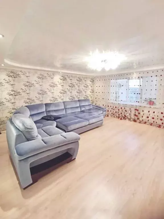 2-к кв. Мордовия, Саранск Республиканская ул., 34 (75.0 м) - Фото 0