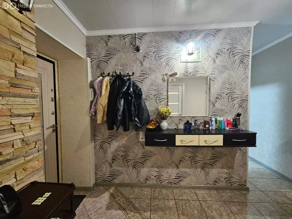 3-комнатная квартира: Абинск, Республиканская улица, 22 (73 м) - Фото 1