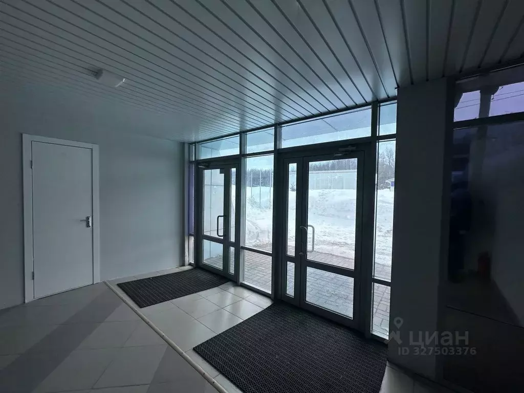 Помещение свободного назначения в Татарстан, Казань ул. Родины, 43 (90 ... - Фото 1