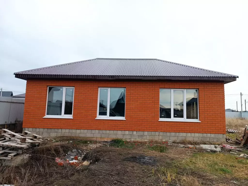 Дом в Ульяновская область, Чердаклинский район, Мирновское с/пос, с. ... - Фото 1