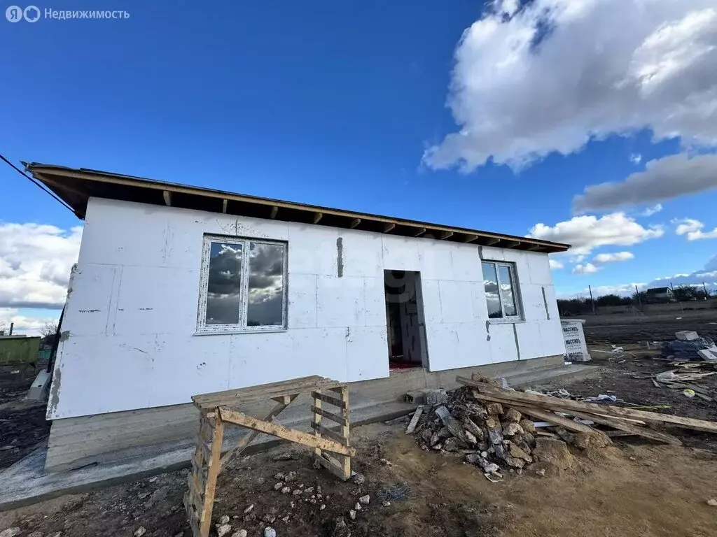 Дом в Урожайновское сельское поселение, СТ Тепловик-2 (75 м) - Фото 1