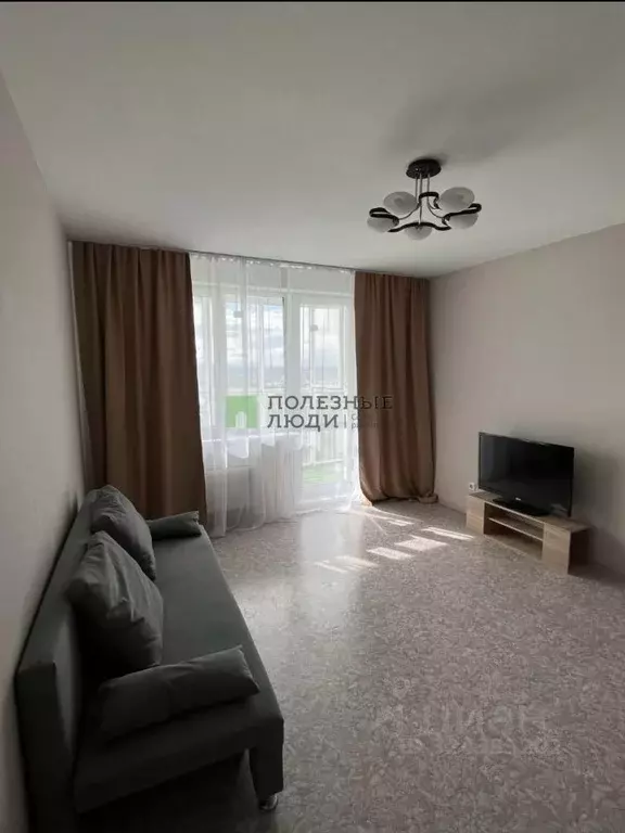 2-к кв. Красноярский край, Красноярск просп. Машиностроителей, 35 ... - Фото 0