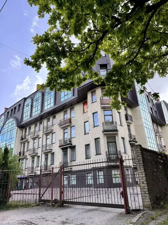 3-к. квартира, 120 м, 5/5 эт. - Фото 1