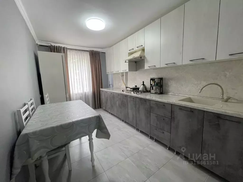 2-к кв. Кабардино-Балкария, Нальчик ул. Ватутина, 29А (65.0 м) - Фото 0