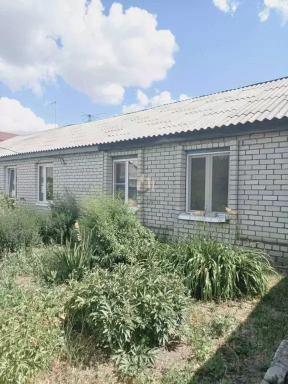 3-к кв. Саратовская область, Красный Октябрь рп ул. 1-я Садовая, 85 ... - Фото 0
