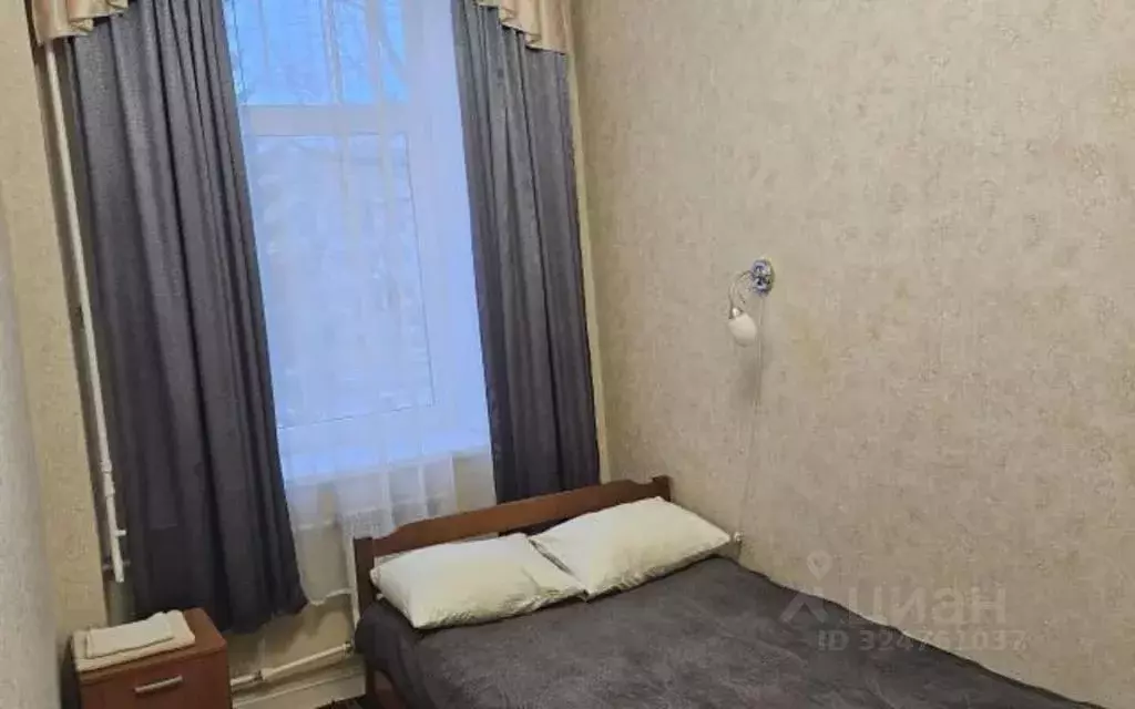 Комната Псковская область, Порхов Псковская ул., 1/15 - Фото 1