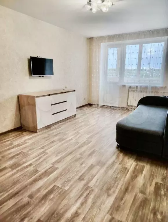 1-к. квартира, 38 м, 8/9 эт. - Фото 0