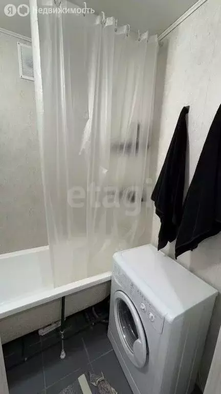 2-комнатная квартира: Тюмень, Волгоградская улица, 15 (56 м) - Фото 1