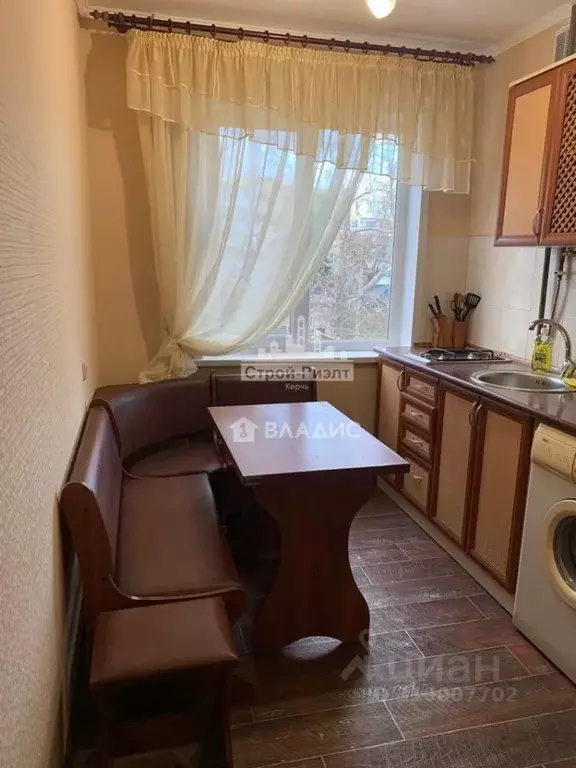 2-к кв. Крым, Керчь ул. Ульяновых, 74 (45.0 м) - Фото 0