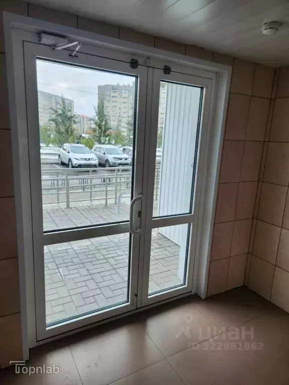 Помещение свободного назначения в Алтайский край, Барнаул просп. ... - Фото 1