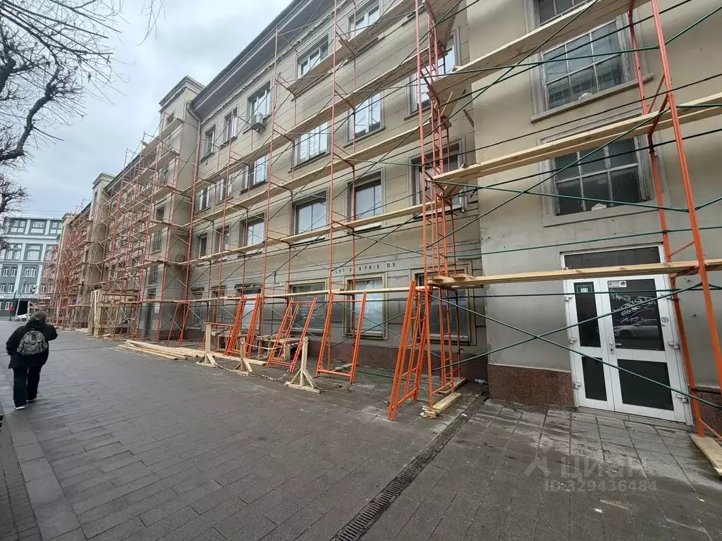 Помещение свободного назначения в Красноярский край, Красноярск просп. ... - Фото 2