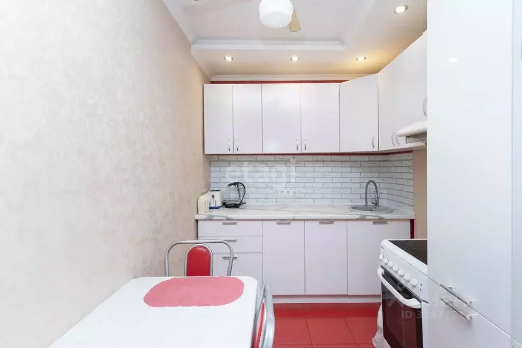 1-к кв. Тюменская область, Тюмень Малая Боровская ул., 7 (40.3 м) - Фото 1