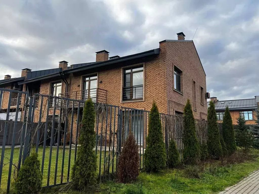 Таунхаус в Московская область, Красногорск городской округ, Отрадное ... - Фото 1