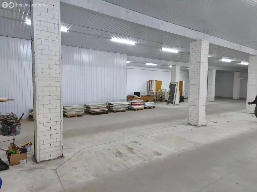 Торговая площадь (600 м) - Фото 1