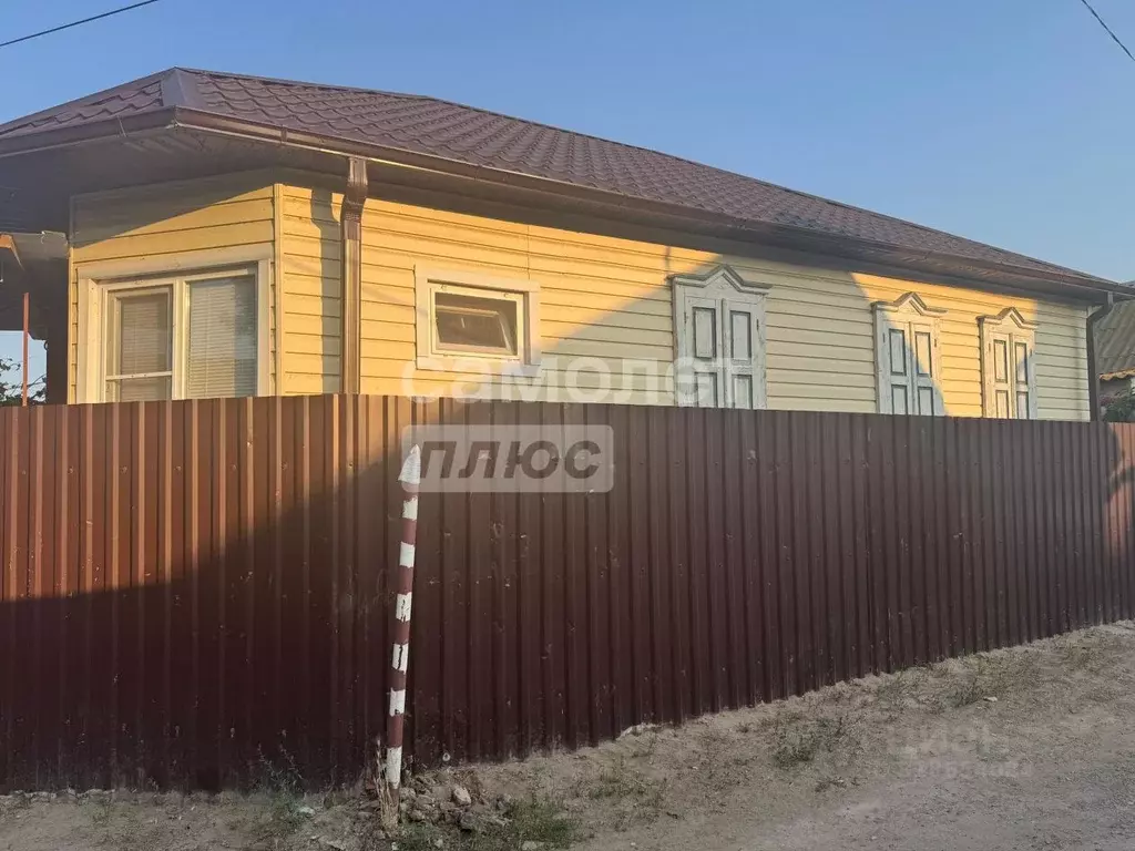 Дом в Астраханская область, Астрахань Правоеричная ул., 7 (46 м) - Фото 1