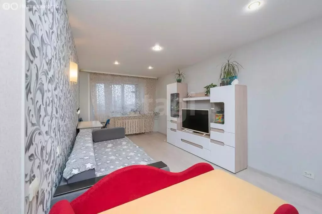 3-комнатная квартира: Пермь, улица Нефтяников, 60 (58.4 м) - Фото 2