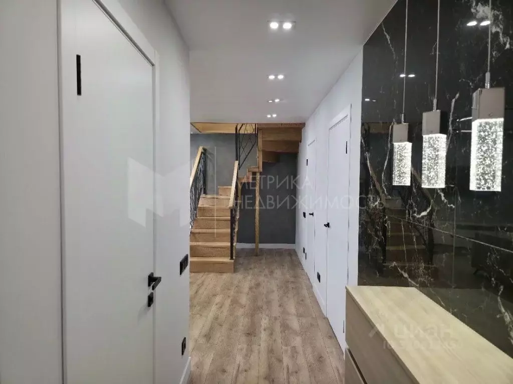 4-к кв. Тюменская область, Тюмень Рижская ул., 84 (104.7 м) - Фото 1