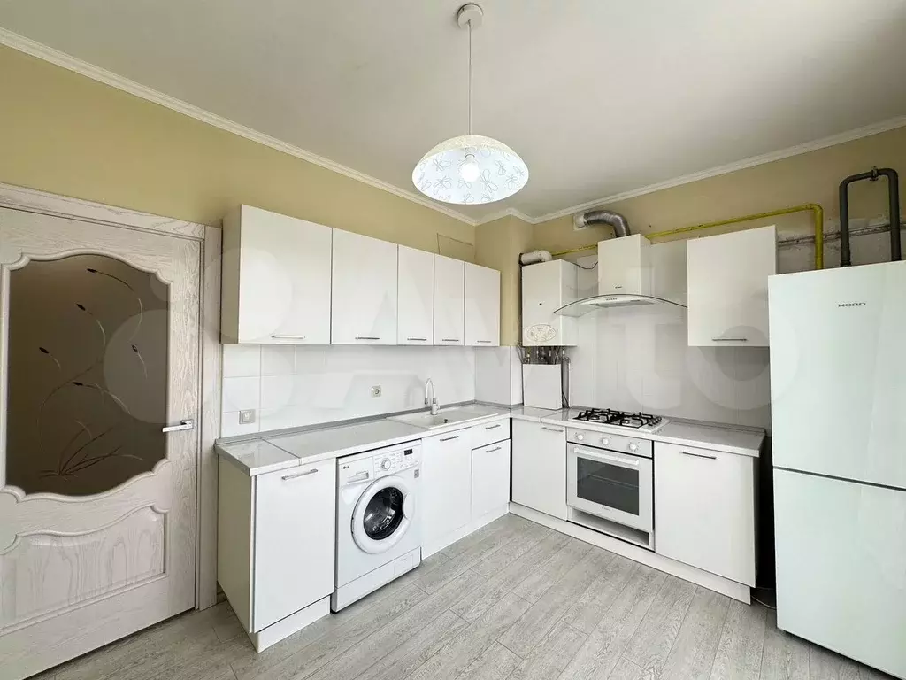 2-к. квартира, 60 м, 3/3 эт. - Фото 0